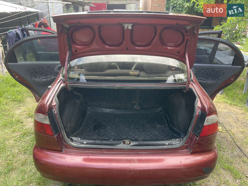 Седан Daewoo Lanos 2002 в Виннице