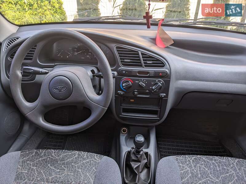 Седан Daewoo Lanos 2005 в Новояворовске
