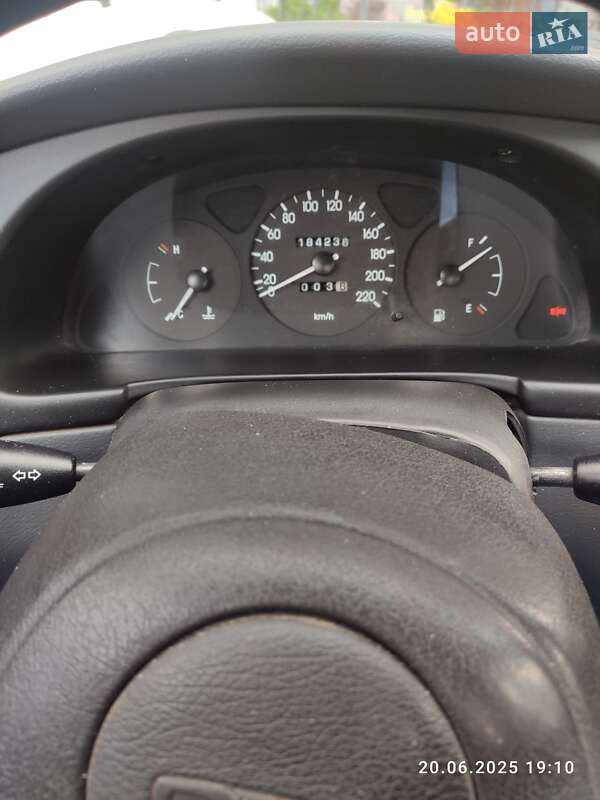 Седан Daewoo Lanos 2008 в Гатне