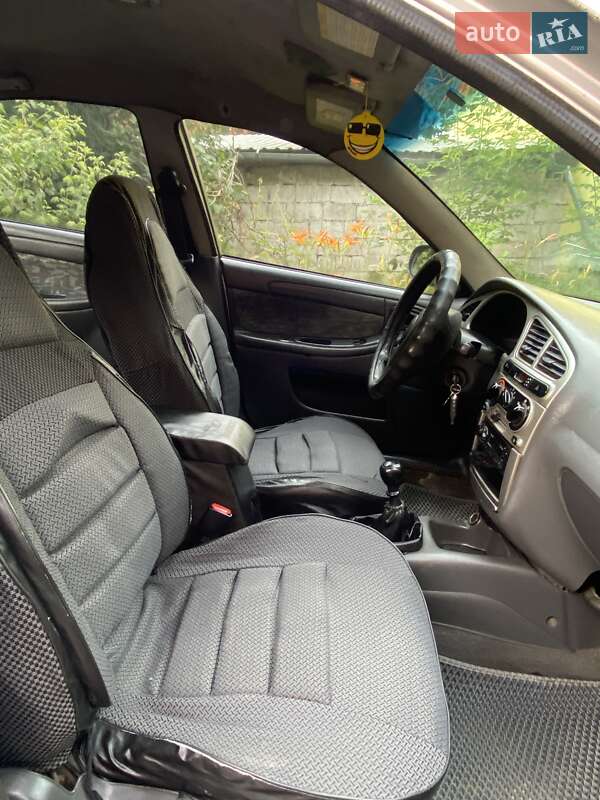 Седан Daewoo Lanos 2003 в Днепре