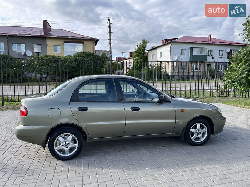 Седан Daewoo Lanos 2002 в Близнюках