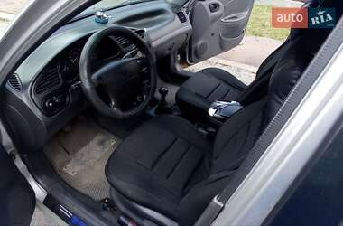 Седан Daewoo Lanos 1998 в Ржищеві