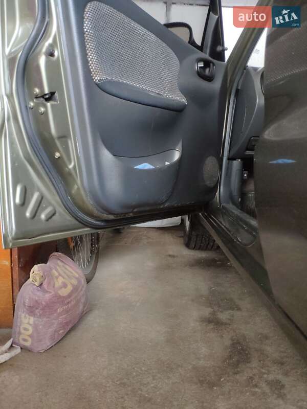 Седан Daewoo Lanos 2004 в Кропивницком