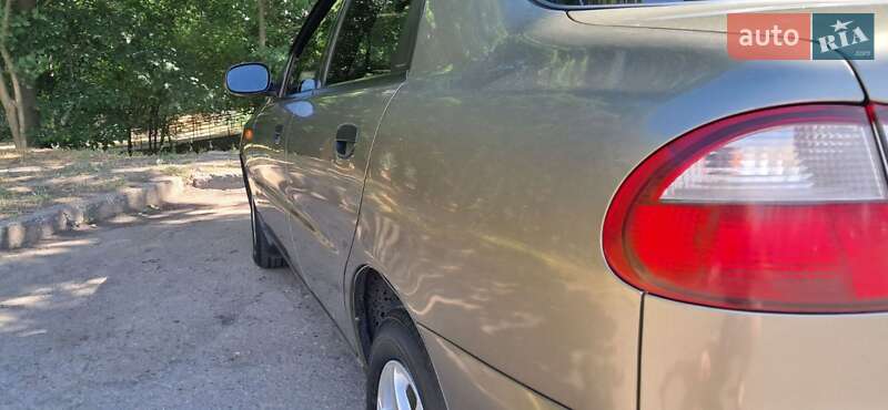 Хэтчбек Daewoo Lanos 2003 в Днепре