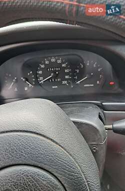 Седан Daewoo Lanos 1998 в 