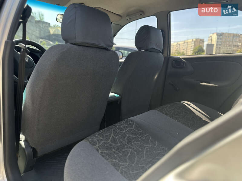 Седан Daewoo Lanos 2005 в Львове
