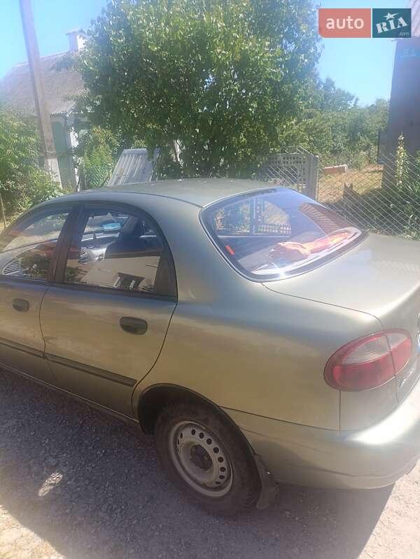 Седан Daewoo Lanos 2003 в Ровно