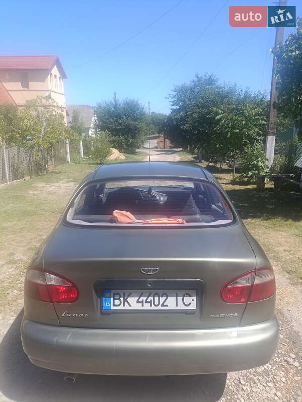 Седан Daewoo Lanos 2003 в Ровно