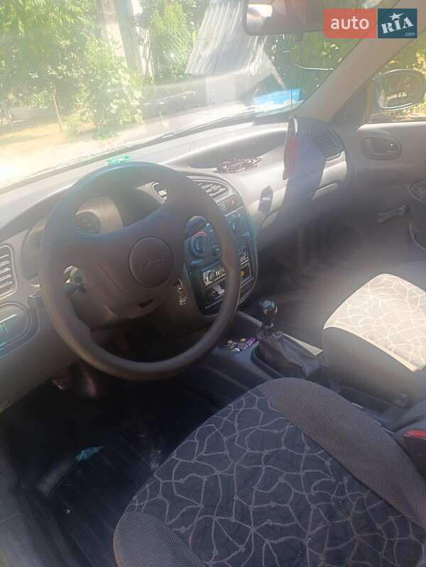 Седан Daewoo Lanos 2003 в Ровно