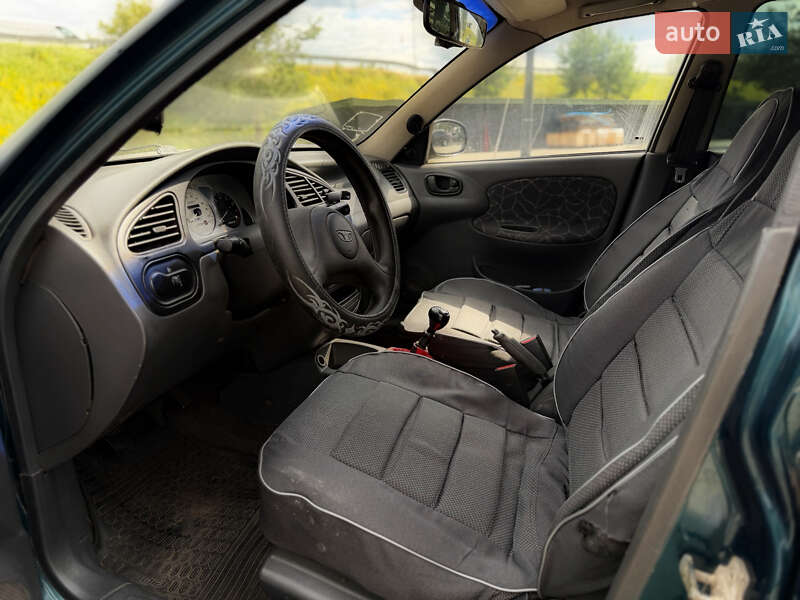 Седан Daewoo Lanos 2003 в Киеве