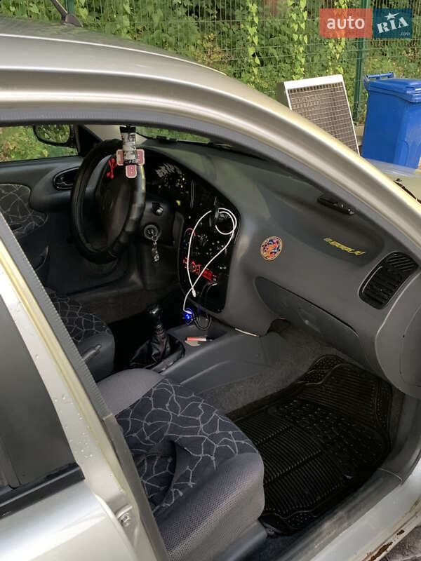 Седан Daewoo Lanos 2003 в Києві