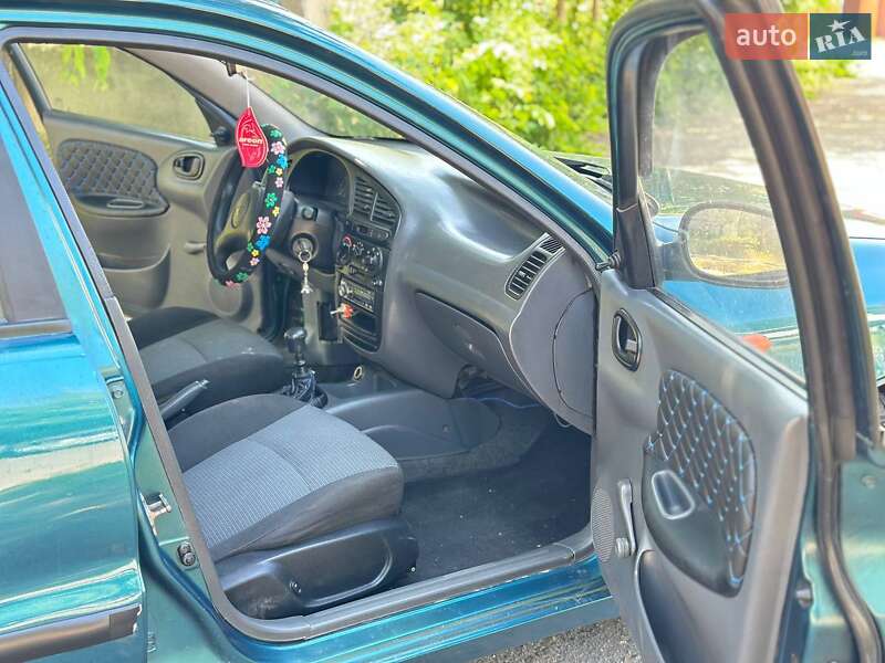 Седан Daewoo Lanos 2003 в Николаеве