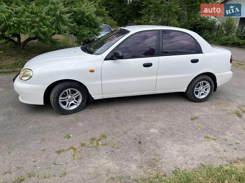 Седан Daewoo Lanos 2003 в Львове