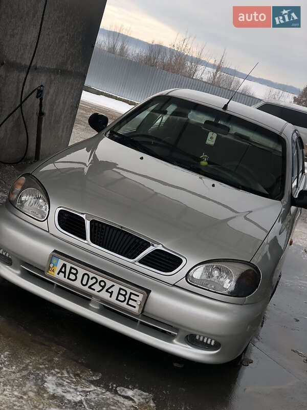 Седан Daewoo Lanos 2004 в Вижниці