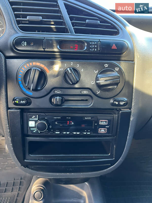 Хетчбек Daewoo Lanos 2002 в Одесі