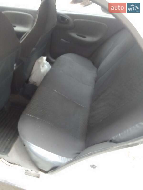 Седан Daewoo Lanos 1998 в Днепре