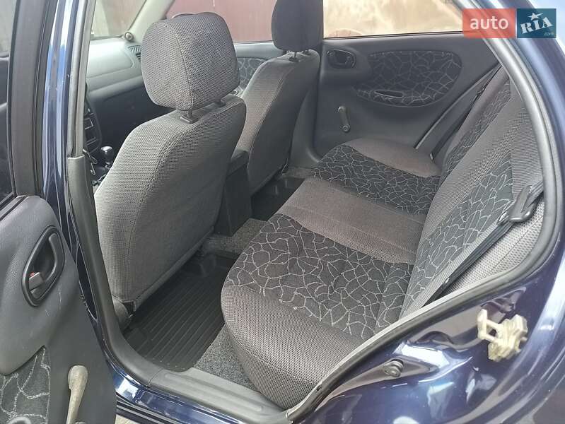 Седан Daewoo Lanos 2003 в Калуші