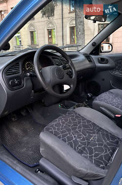 Седан Daewoo Lanos 2001 в 