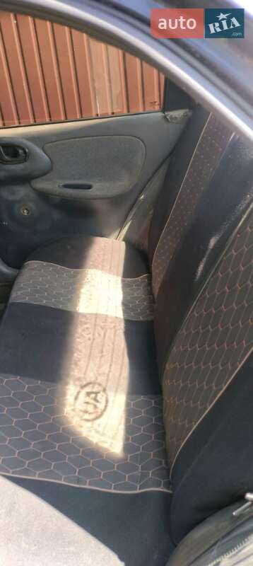 Седан Daewoo Lanos 2006 в Чернівцях
