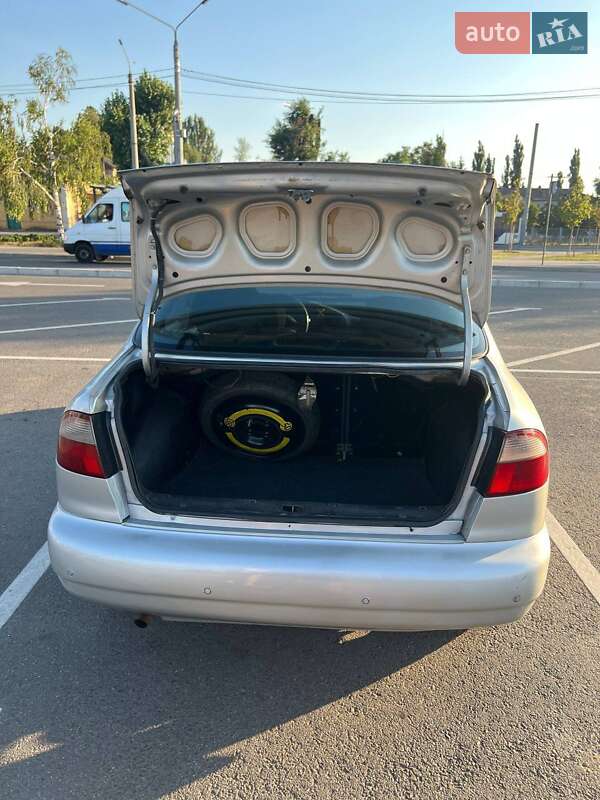 Седан Daewoo Lanos 2004 в Кривом Роге