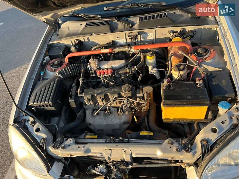 Седан Daewoo Lanos 2004 в Кривом Роге