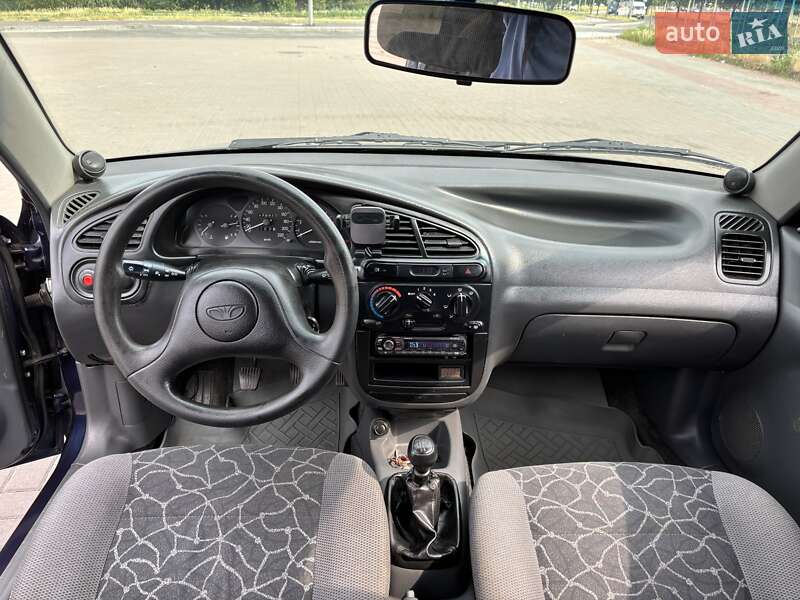 Седан Daewoo Lanos 2003 в Киеве