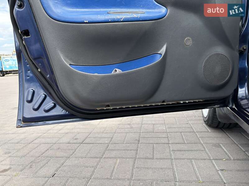 Седан Daewoo Lanos 2003 в Киеве