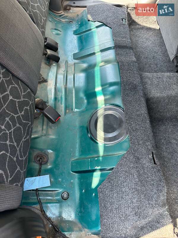 Седан Daewoo Lanos 2003 в Дніпрі