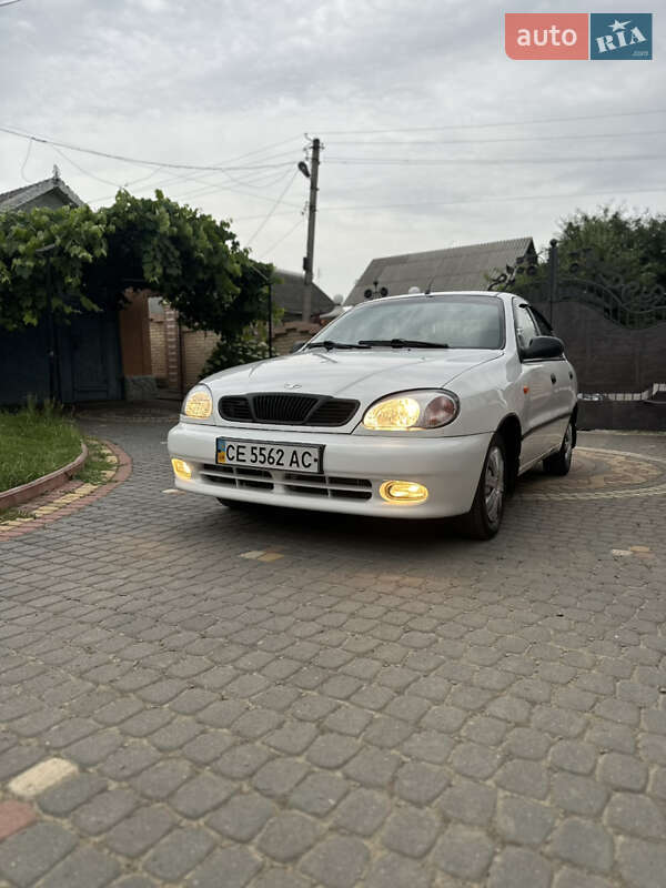 Седан Daewoo Lanos 2006 в Хотині