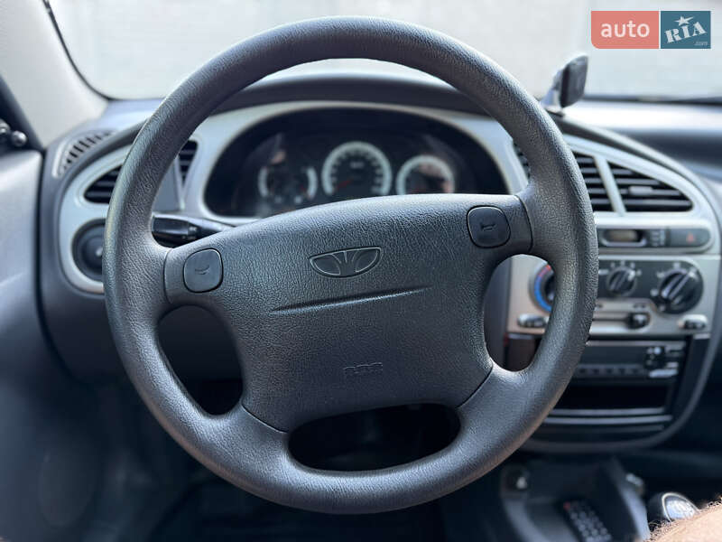 Седан Daewoo Lanos 2004 в Днепре