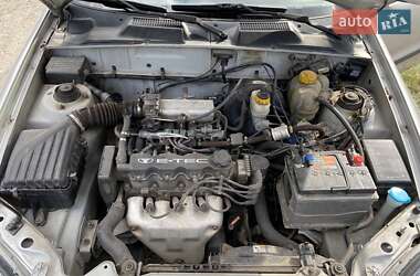 Седан Daewoo Lanos 1998 в 