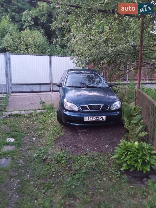 Седан Daewoo Lanos 2004 в Хусте