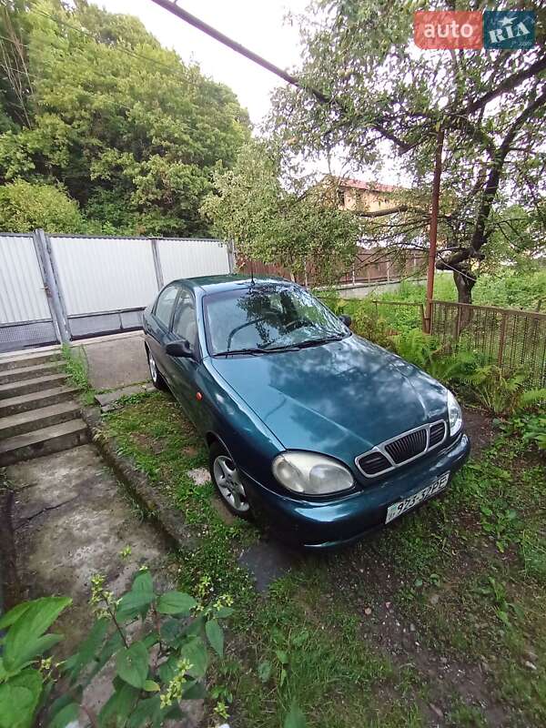Седан Daewoo Lanos 2004 в Хусте