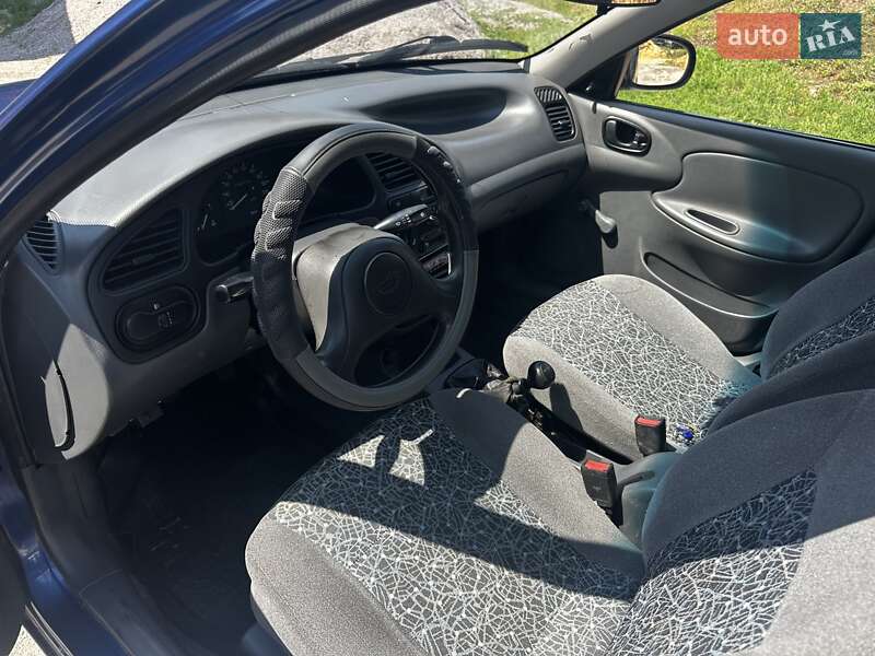 Седан Daewoo Lanos 2010 в Полтаве