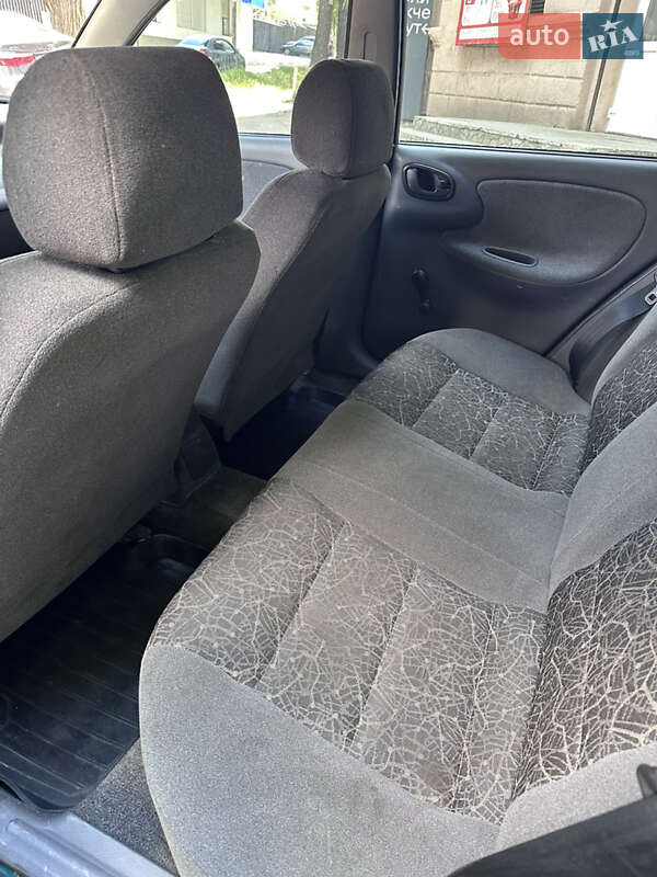 Седан Daewoo Lanos 2004 в Днепре