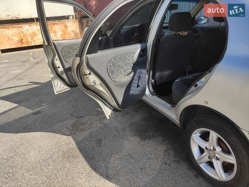 Седан Daewoo Lanos 2003 в Харькове