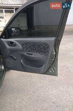 Седан Daewoo Lanos 2004 в 