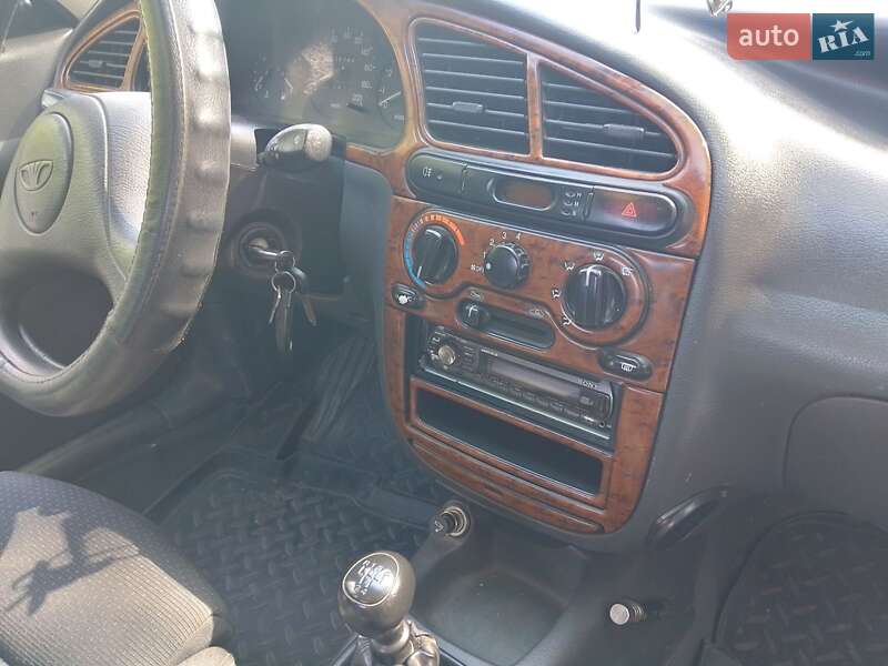 Седан Daewoo Lanos 1998 в Новом Ярычеве