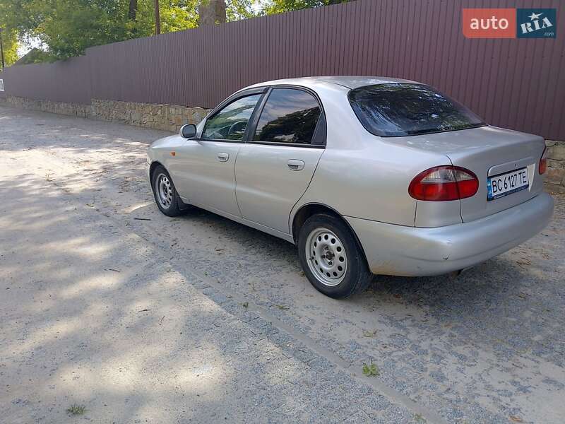 Седан Daewoo Lanos 1998 в Новом Ярычеве