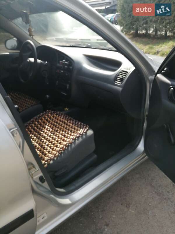 Седан Daewoo Lanos 2006 в Львове