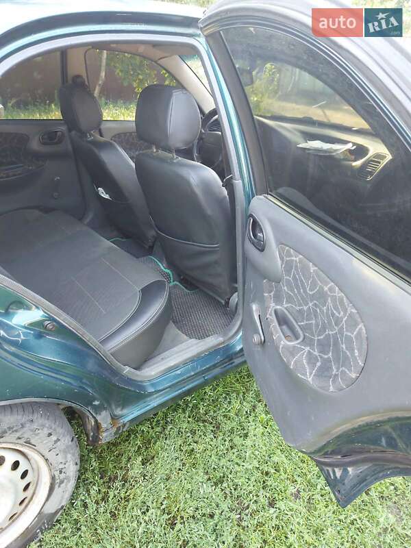 Седан Daewoo Lanos 2002 в Днепре