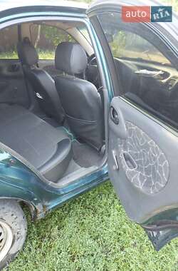 Седан Daewoo Lanos 2002 в 