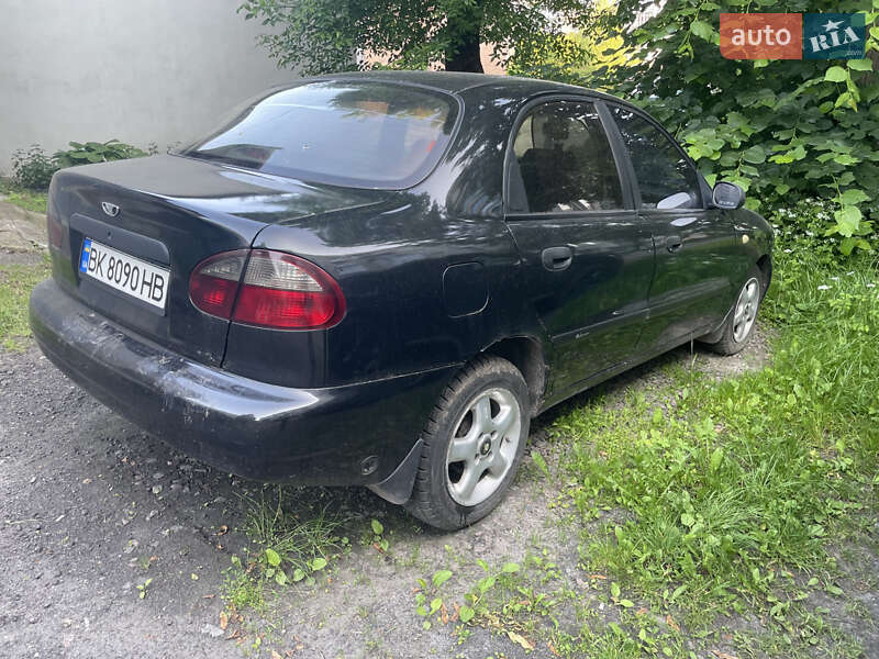Седан Daewoo Lanos 2008 в Дубні