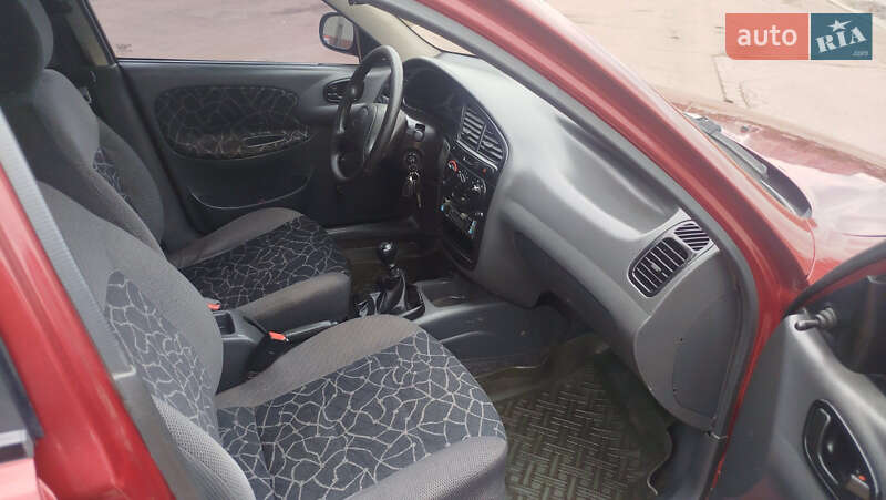 Седан Daewoo Lanos 2003 в Харкові