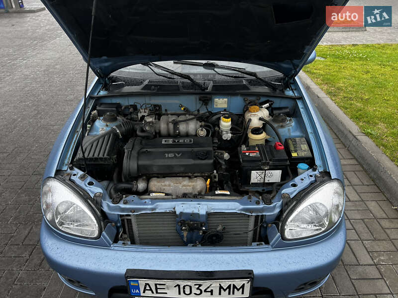 Хетчбек Daewoo Lanos 2003 в Дніпрі