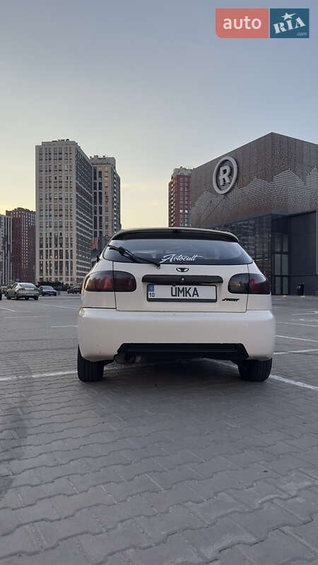 Хэтчбек Daewoo Lanos 2002 в Киеве