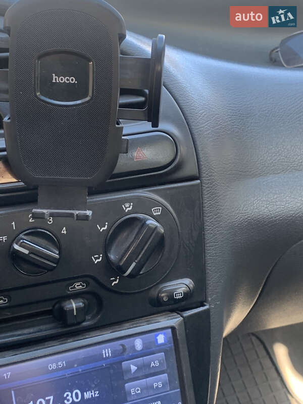 Седан Daewoo Lanos 2002 в Днепре