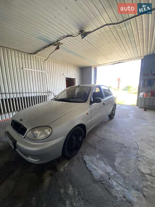 Седан Daewoo Lanos 2008 в Джурине