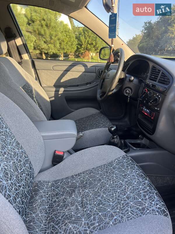 Седан Daewoo Lanos 2009 в Сумах