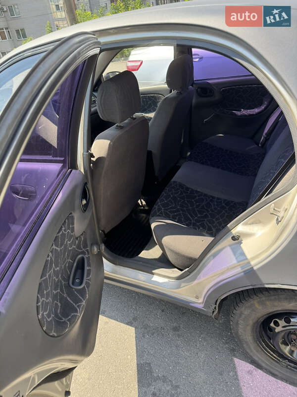 Седан Daewoo Lanos 2002 в Романове